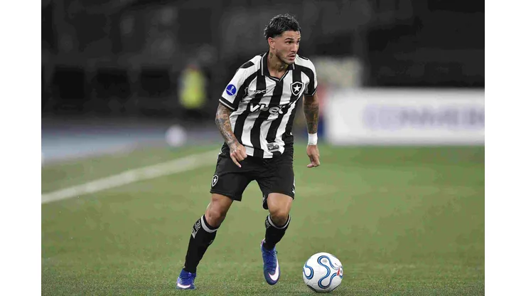 Mateo Ponte (Botafogo) durante jogo contra o Independiente Petrolero, no dia 28.04.2026. Foto: Associated Press / Alamy