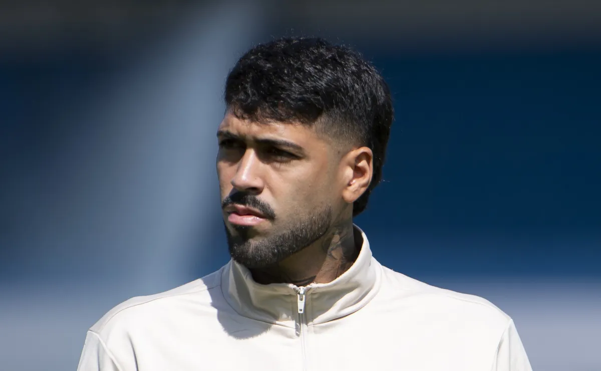 Botafogo pode ficar sem acesso ao dinheiro da venda de Barboza ao Palmeiras por acordo com fundo