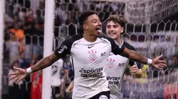Lingard comemorando seu segundo gol pelo Alvinegro