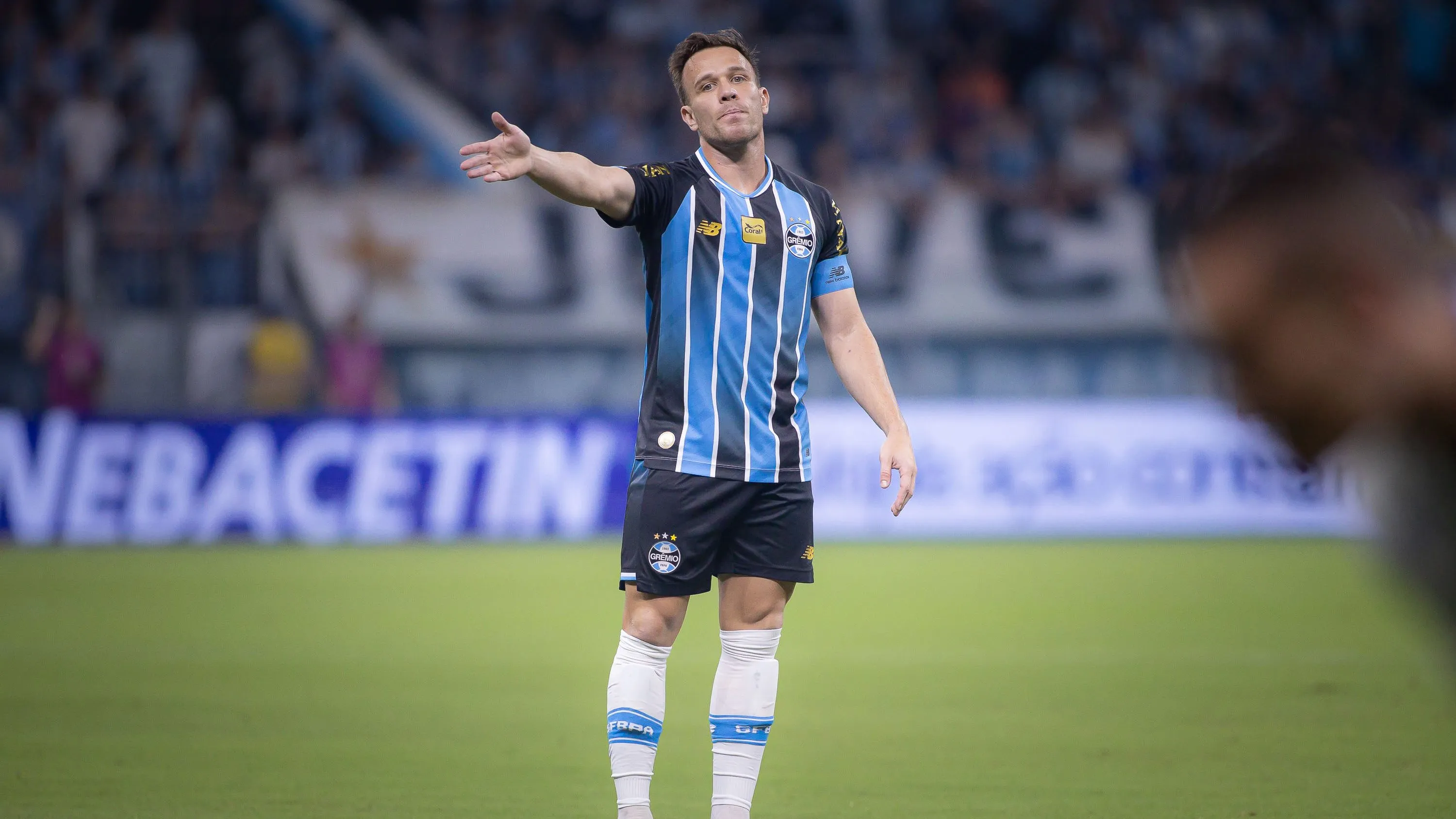 Arthur é um dos desfalques do Imortal – Foto: Maxi Franzoi/AGIF
