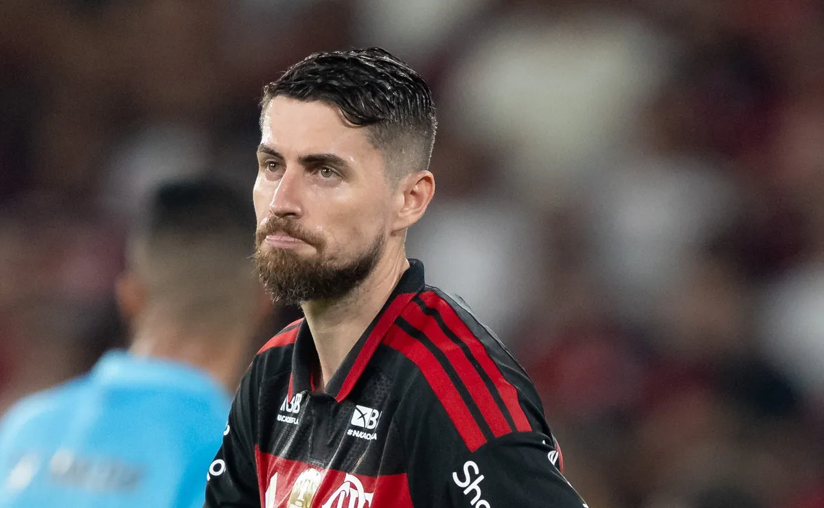 Flamengo liga sinal de alerta com Jorginho para o meio-campista não se machucar nesse momento da temporada