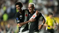 Puma Rodriguez jogador do Vasco comemora seu gol com Ramon Rique jogador da sua equipe durante partida contra o Olimpia no estadio Sao Januario pelo campeonato Copa Sul-Americana 2026. Foto: Jorge Rodrigues/AGIF