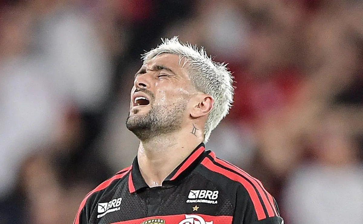 Médico do Flamengo define prazo e analisa Arrascaeta na Copa do Mundo