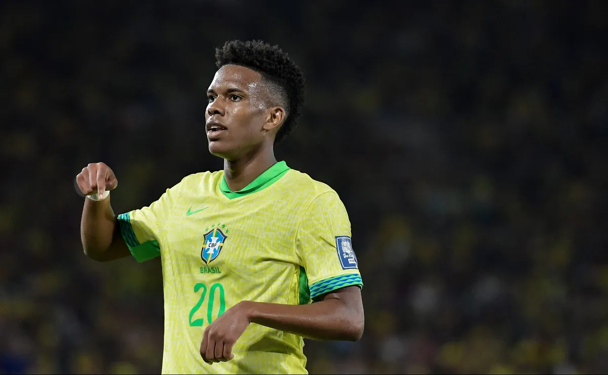 Seleção Brasileira aguarda decisão por Estêvão, mas convocação fica distante para Copa do Mundo