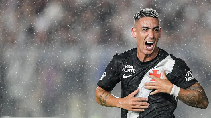 RJ - RIO DE JANEIRO - 05/02/2026 - BRASILEIRO A 2026, VASCO X CHAPECOENSE - Puma Rodriguez jogador do Vasco comemora seu gol durante partida contra o Chapecoense no estadio Sao Januario pelo campeonato Brasileiro A 2026. Foto: Thiago Ribeiro/AGIF