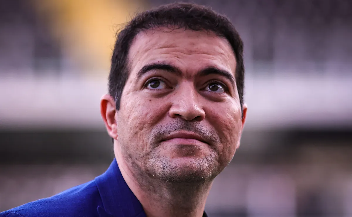 Marcelo Paz define estratégia no mercado e Corinthians mira novo atacante para 2026