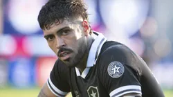 Alexander Barboza está muito próximo de defender o Palmeiras após venda acertada com Botafogo