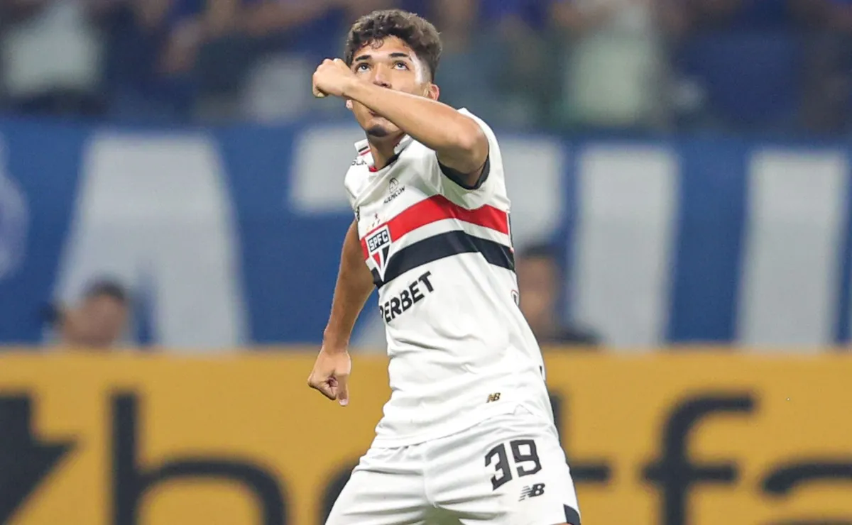 São Paulo mantém direitos de William Gomes, Nathan Mendes e mais 18 jogadores e mira lucro futuro