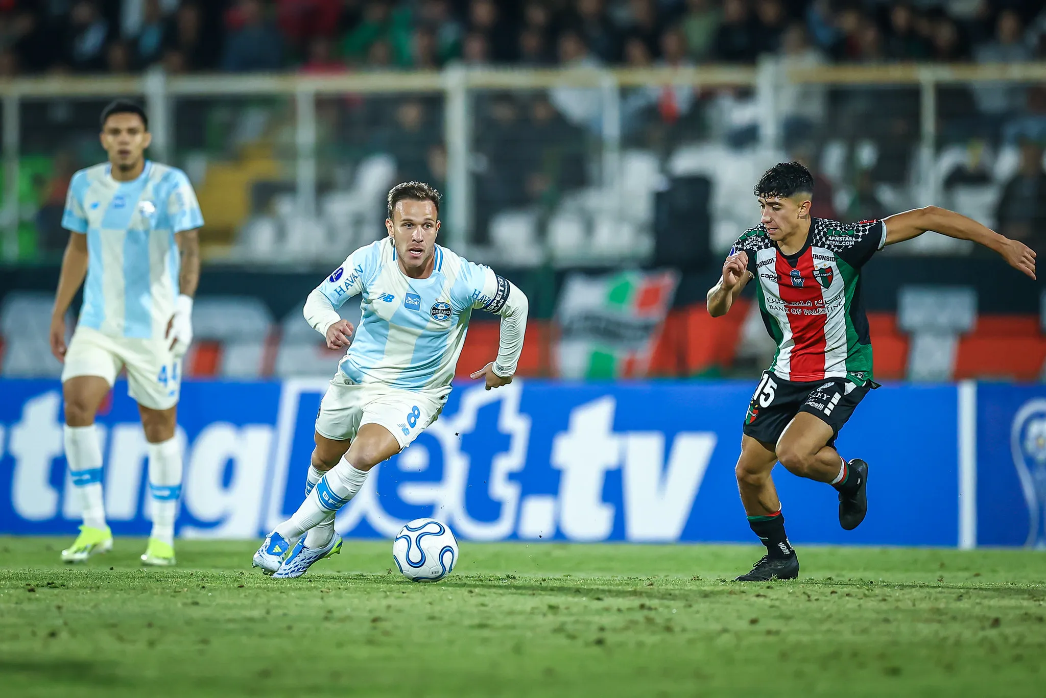 Arthur entrou no segundo tempo no empate contra o Palestino – Foto: Lucas Uebel/Grêmio FBPA