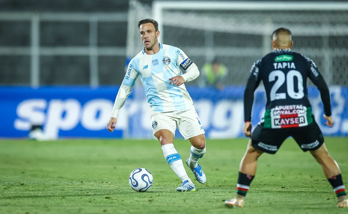 Lesão de Arthur reduz opções, trava saída de bola e amplia incerteza sobre sequência no Grêmio