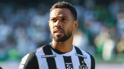 Renan Lodi jogador do Atletico-MG durante partida contra o Coritiba no estadio Couto Pereira pelo campeonato Brasileiro A 2026. Foto: Robson Mafra/AGIF