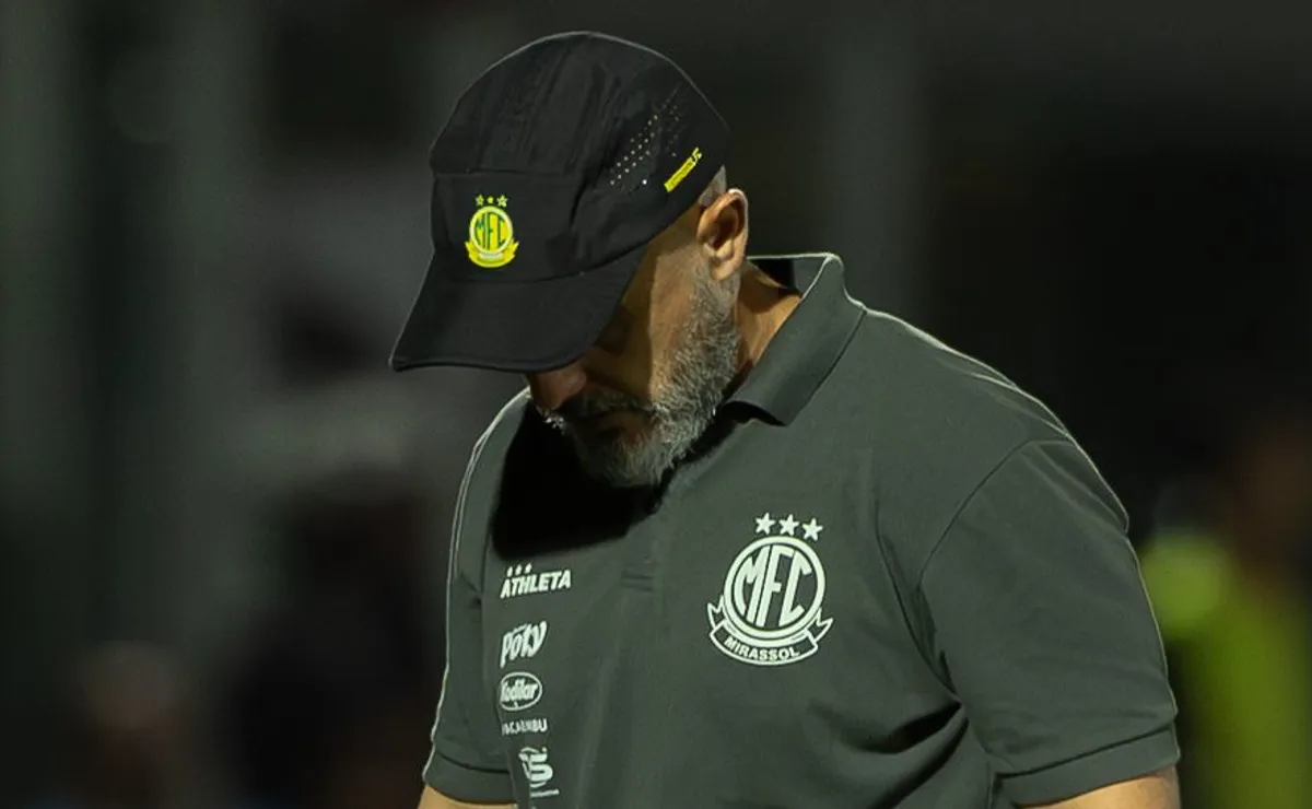 Escalação do Mirassol: Guanaes mantém estrutura com três zagueiros para duelo diante do Corinthians