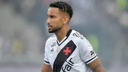 Jair jogador do Vasco durante partida contra o Corinthians no estadio Sao Januario pelo campeonato Brasileiro A 2025. Foto: Thiago Ribeiro/AGIF