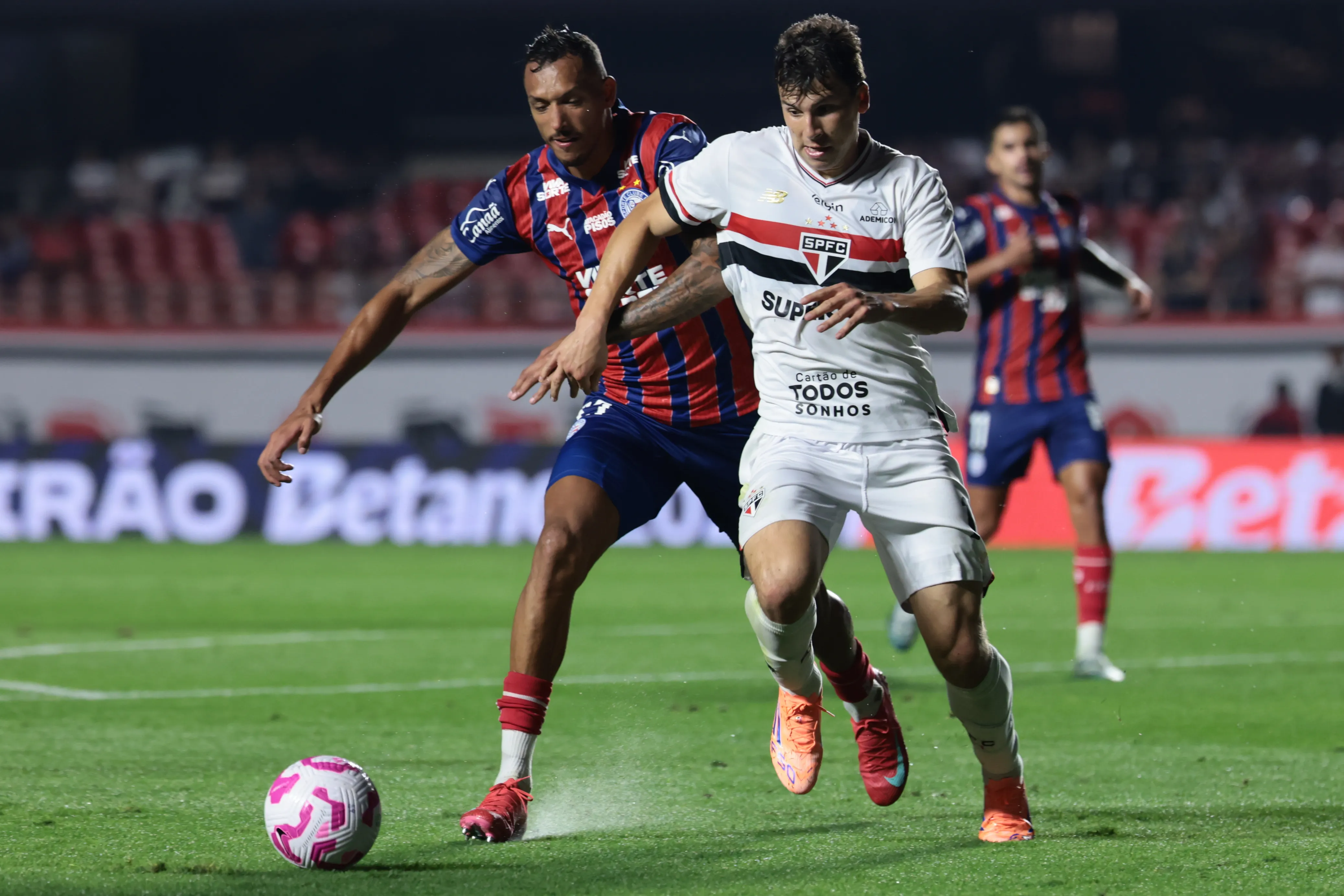Tapia jogador do Sao Paulo durante partida contra o Bahia no estadio Morumbi pelo campeonato Brasileiro A 2025. Foto: Marcello Zambrana/AGIF