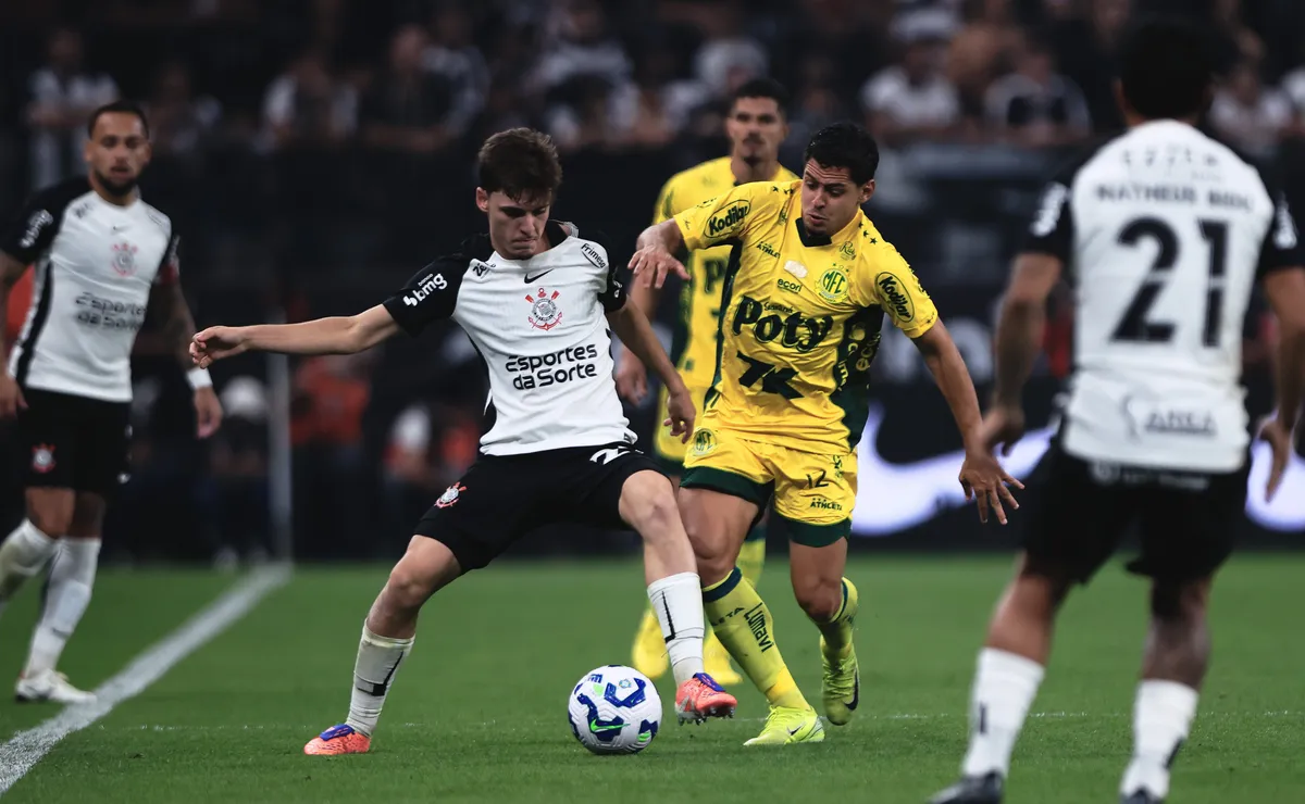 Corinthians e Mirassol: o “duelo tenso” de dois times que fogem do rebaixamento no Brasileirão
