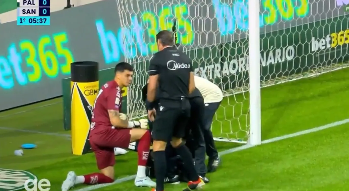 Brazão passa mal em Palmeiras x Santos. Foto: Reprodução transmissão oficial Premiere