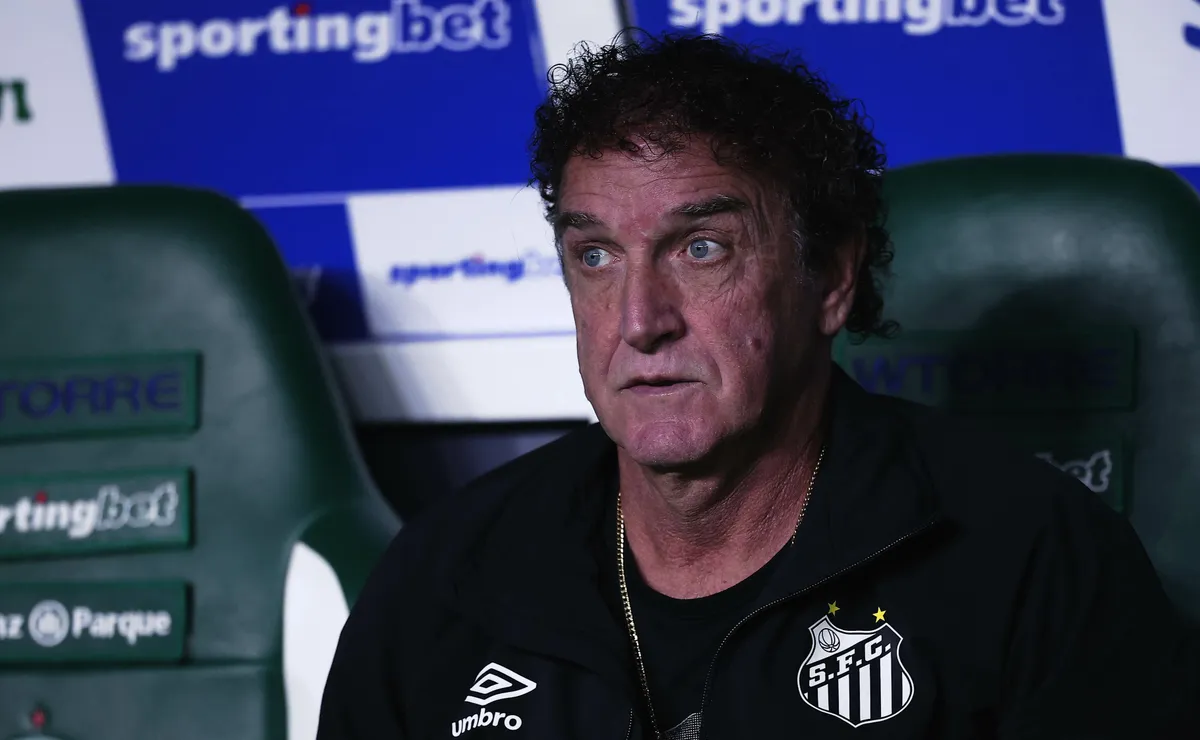 Cuca encontra equilíbrio para o Santos, mas falha deixa vitória escapar contra o Palmeiras