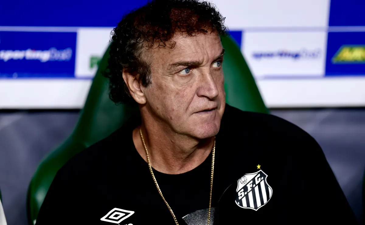 Cuca elogia gramado sintético do Allianz Parque em Palmeiras x Santos: “Muito bom”