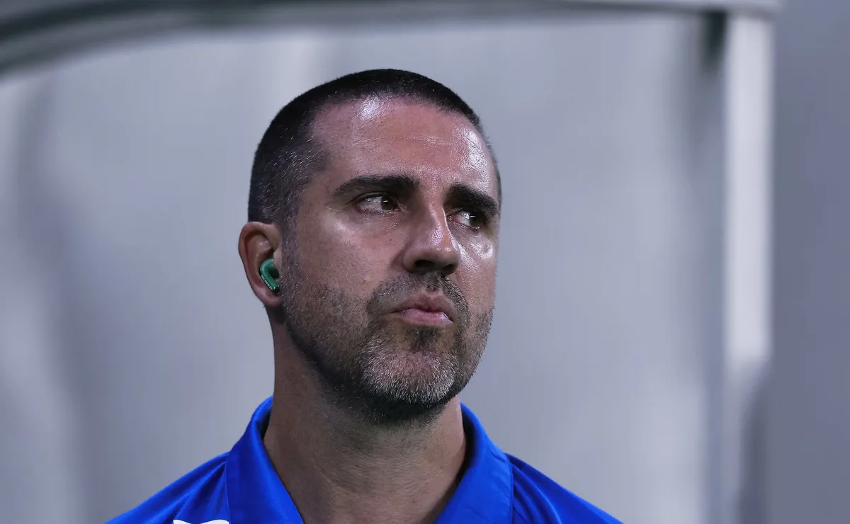 João Martins arma o Palmeiras com maior liberdade, mas vê o Santos ‘gostar’ da partida e não consegue vencer