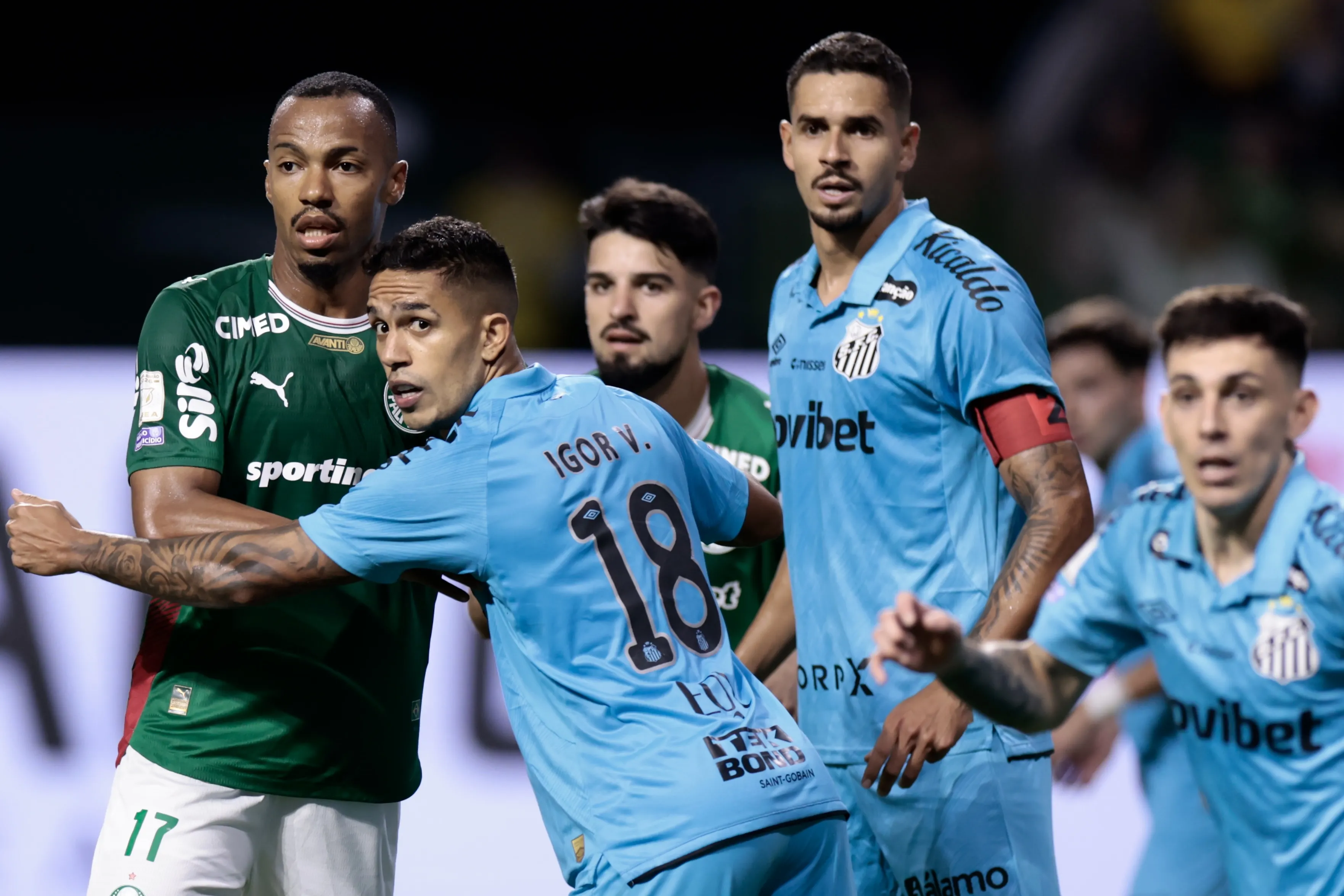 Igor Vinicius jogador do Santos durante partida contra o Palmeiras no estadio Arena Allianz Parque pelo campeonato Brasileiro A 2026. Foto: Marcello Zambrana/AGIF