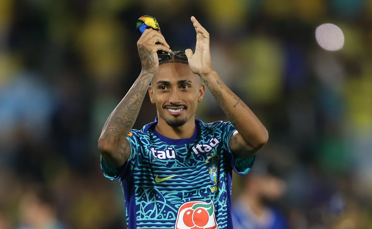 Raphinha retorna no Barcelona e chegará pronto para Seleção Brasileira na Copa do Mundo