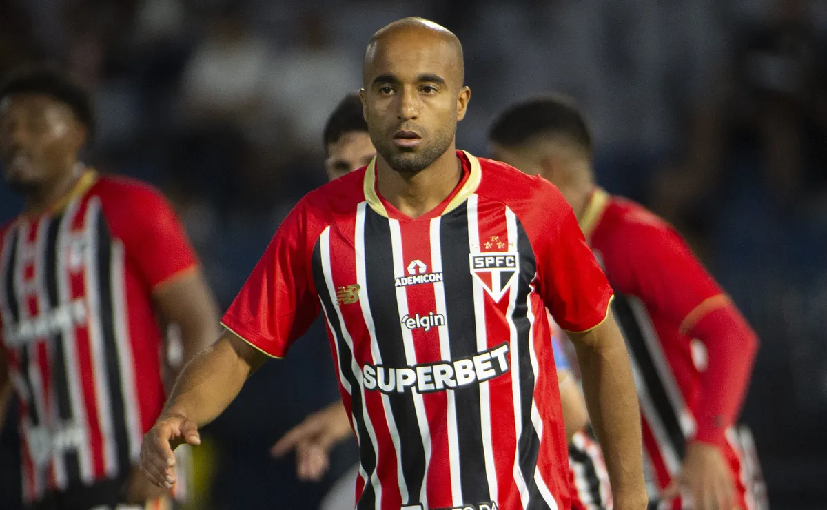 Lucas celebra retorno ao São Paulo, exalta Bahia de Ceni e mira vitória em Bragança