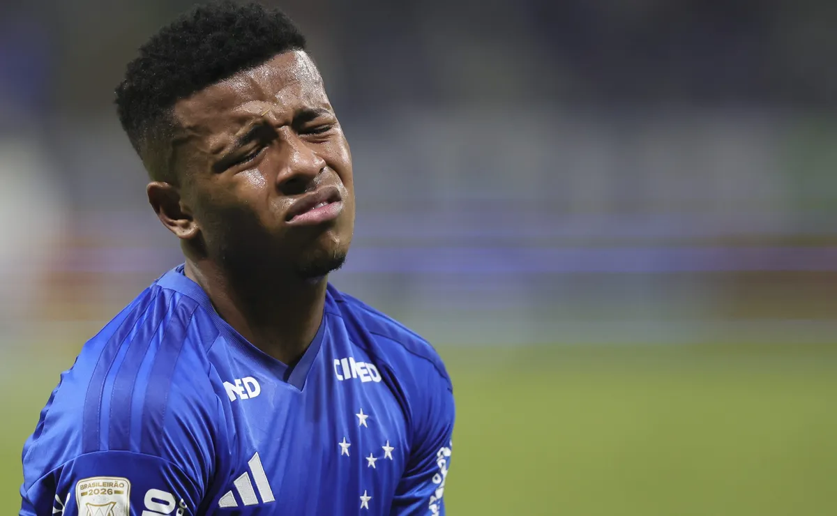 Cruzeiro é irreconhecível na derrota para o Atlético-MG e expulsões refletem o time em campo
