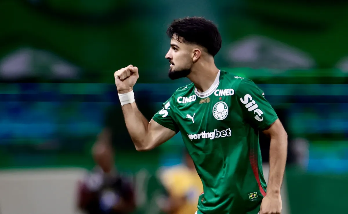 PC Oliveira aponta durante transmissão que gol de Flaco López em Palmeiras x Santos foi legal