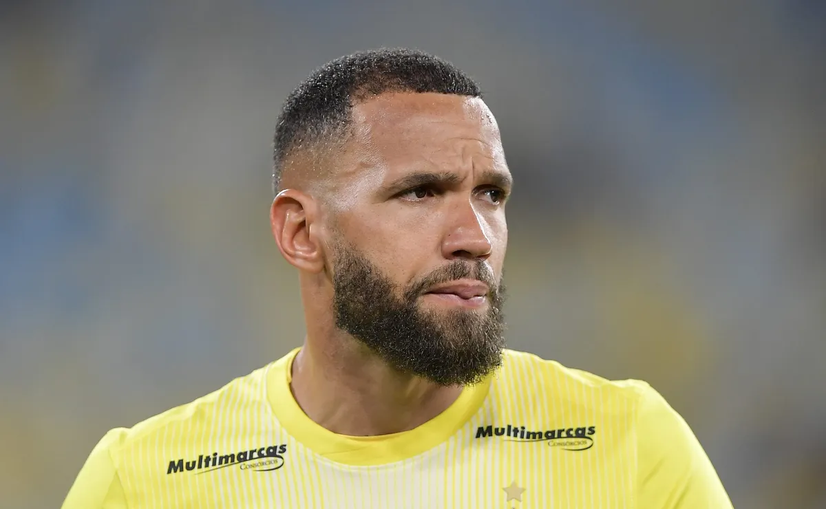 Éverson aponta “defender bem” como principal motivo da vitória do Atlético-MG sobre o Cruzeiro