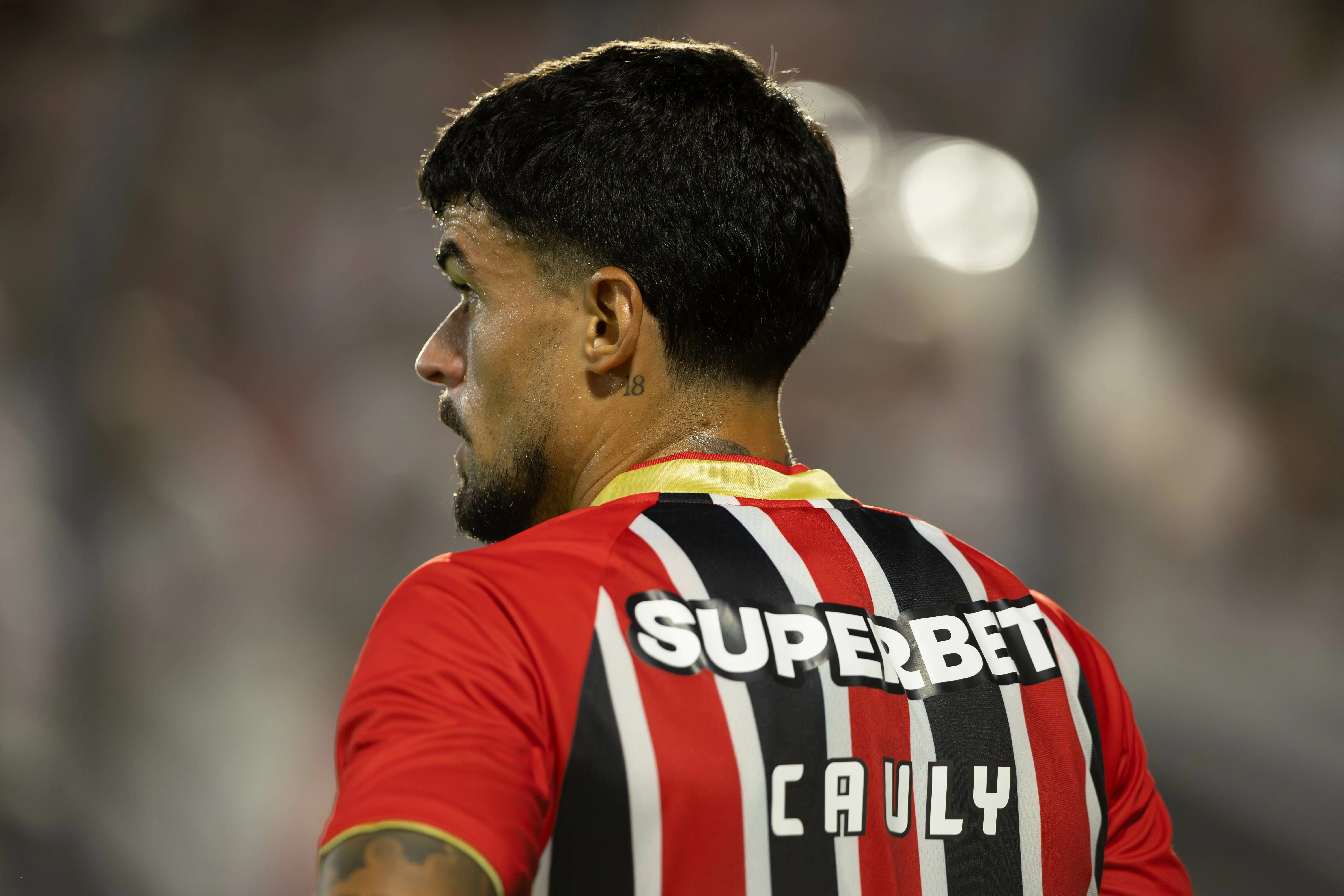 SP – BRAGANCA PAULISTA – 21/02/2026 – PAULISTA 2026, BRAGANTINO X SAO PAULO – CAULY jogador do Sao Paulo ESTREIA NO SAO PAULO partida contra o Bragantino no estadio Cicero De Souza Marques pelo campeonato Paulista 2026. Foto: Joisel Amaral/AGIF