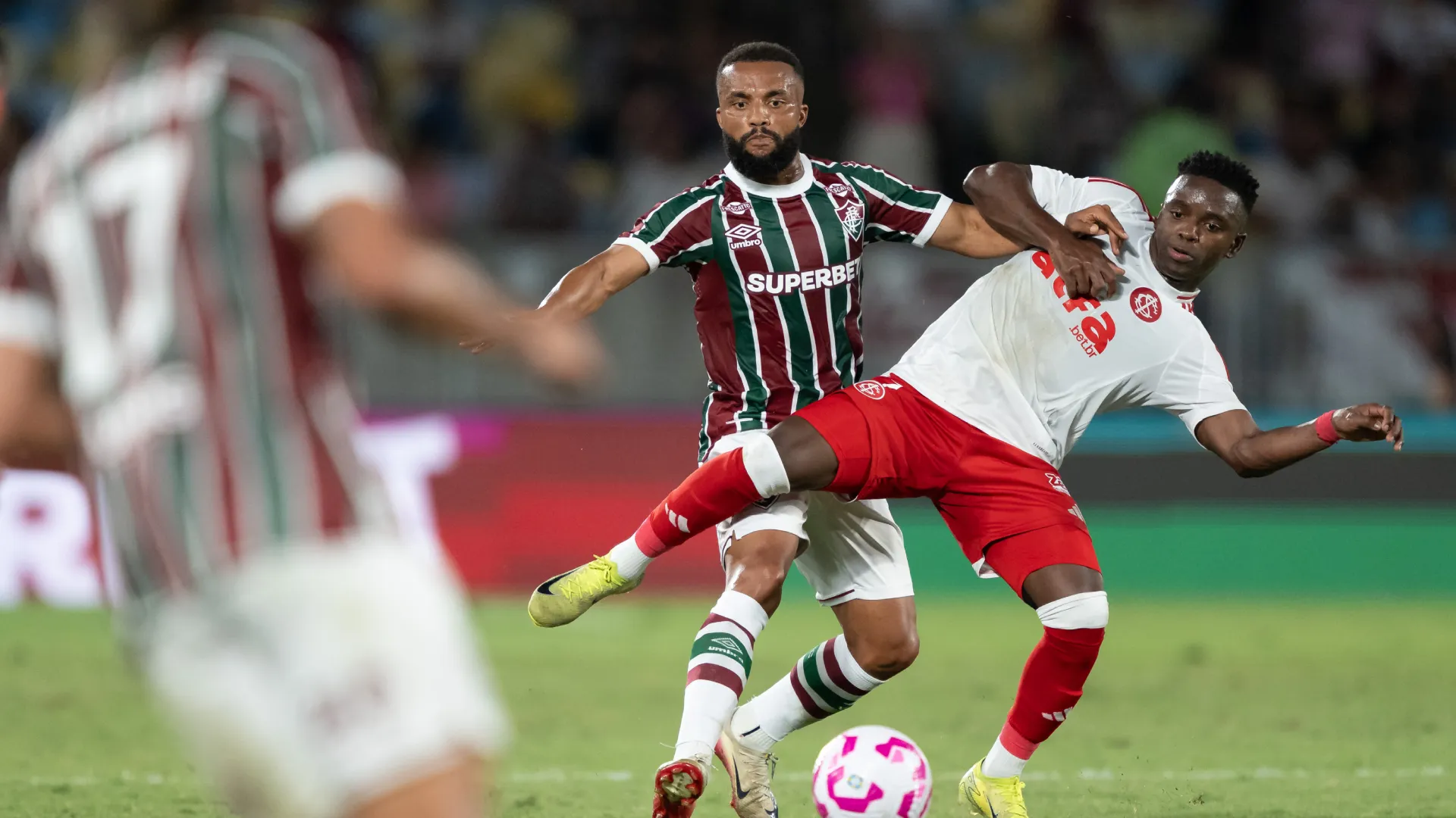Samuel Xavier e Carbonero vão se enfrentar novamente – Foto: Jorge Rodrigues/AGIF