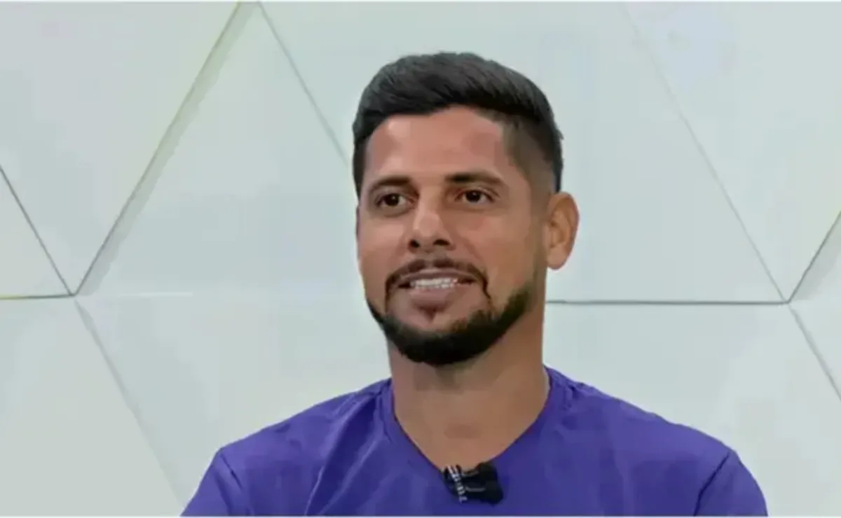 Mirassol x Corinthians: Cicinho prevê resultado e indica tropeço do Timão no Brasileirão