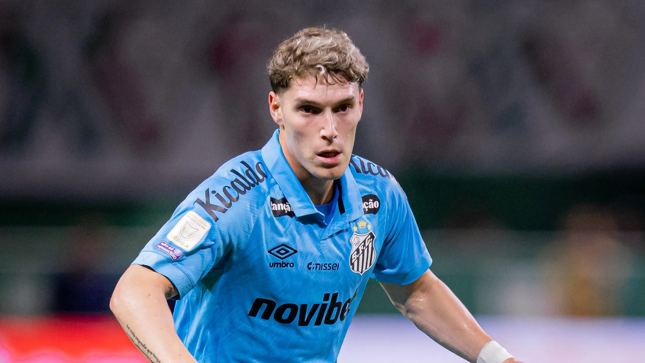 Rollheiser vem assumindo o protagonismo no meio-campo santista – Raul Baretta/ Santos FC