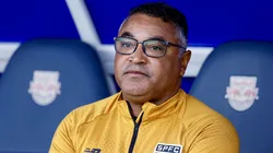 Treinador antes do início da partida
