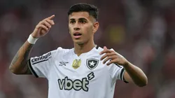David Ricardo jogador do Botafogo durante partida contra o Flamengo no estadio Maracana pelo campeonato Brasileiro A 2025. Foto: Thiago Ribeiro/AGIF