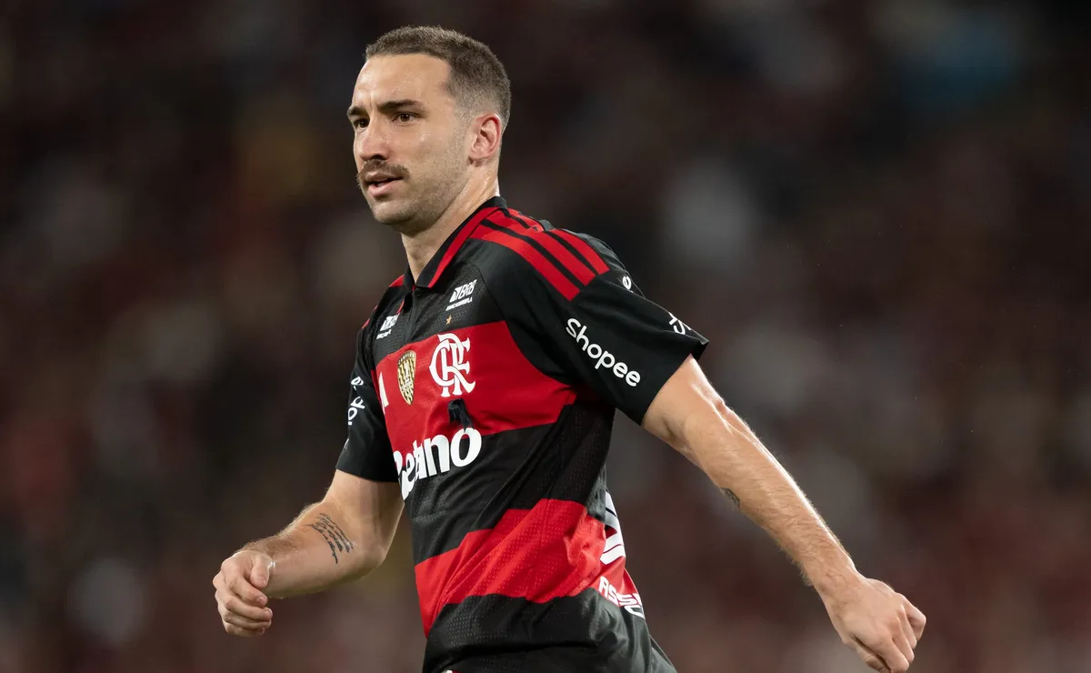 Postura de Léo Ortiz não agrada torcida no empate do Flamengo diante do Vasco