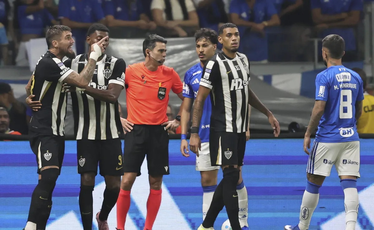 CBF divulga áudio do VAR e expõe polêmicas em Cruzeiro x Atlético-MG