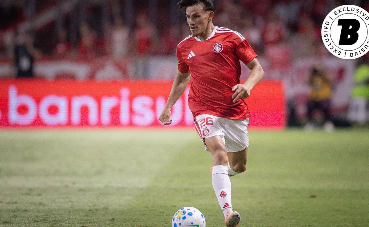 Alexandro Bernabei sofre pancada em dividida com Alisson já no fim do primeiro tempo no Beira-Rio