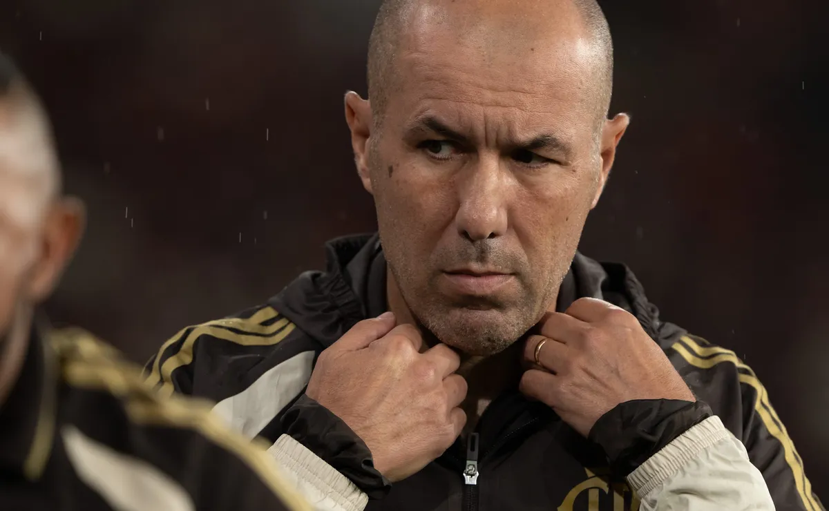 Leonardo Jardim assume culpa por substituições em empate do Flamengo com o Vasco: “Acabou que não aconteceu”