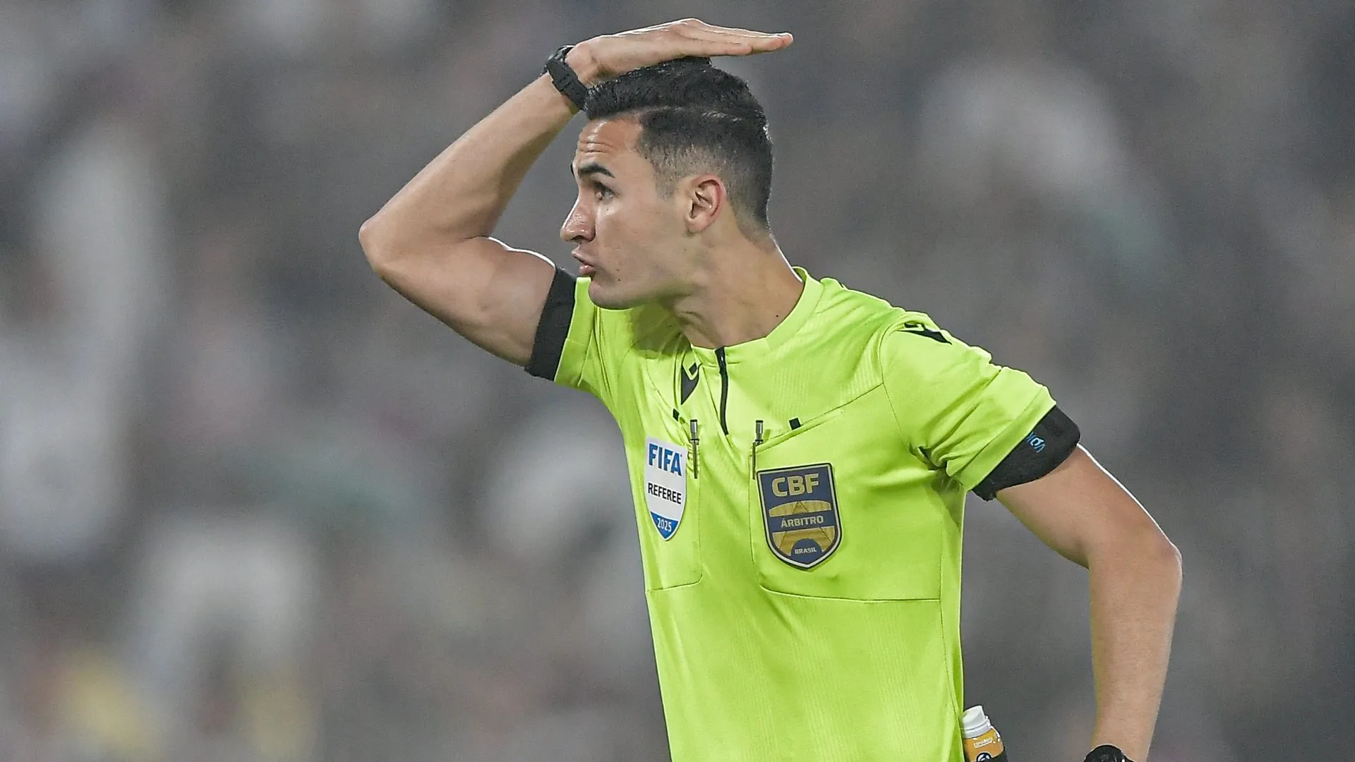 Árbitro Matheus Candançan