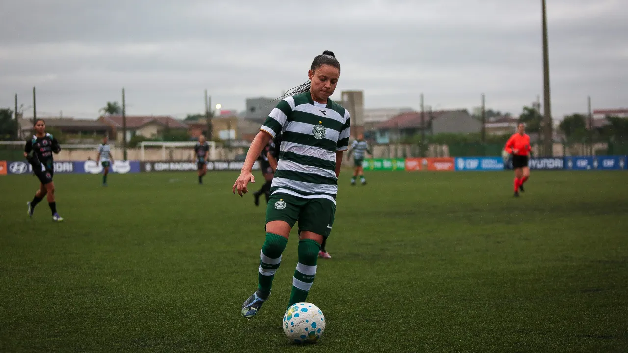 Jogadora do Coritiba em duelo do Brasileirão Feminino A3
