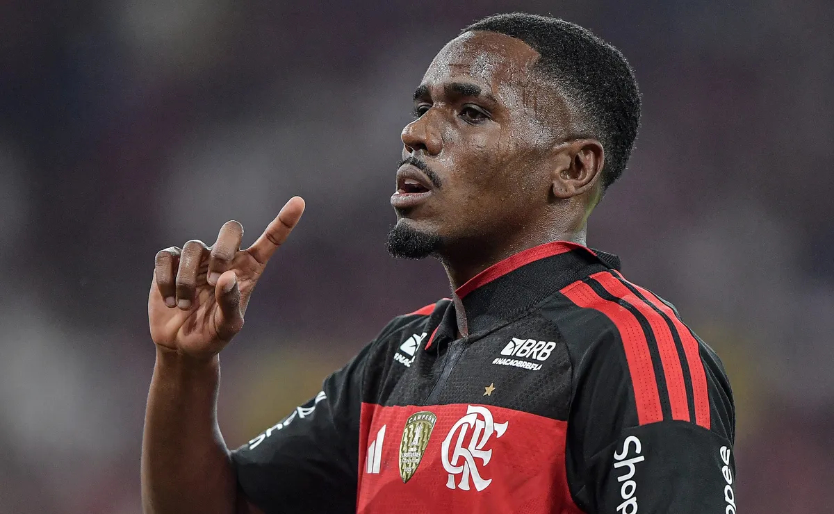 Evertton Araújo expõe conversa do elenco sobre erros do Flamengo