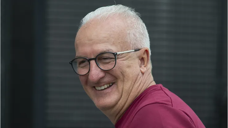 - Dorival Júnior está livre no mercado