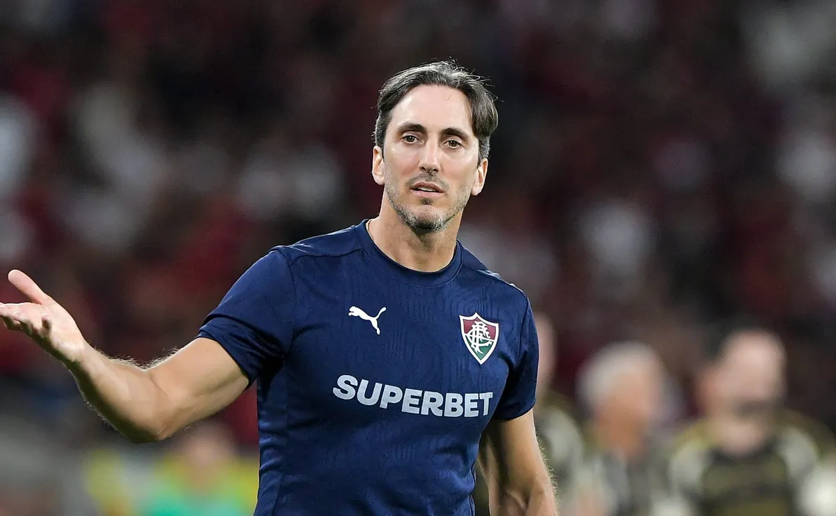 Zubeldía demonstra confiança a diretoria para a retomada da boa fase no Fluminense