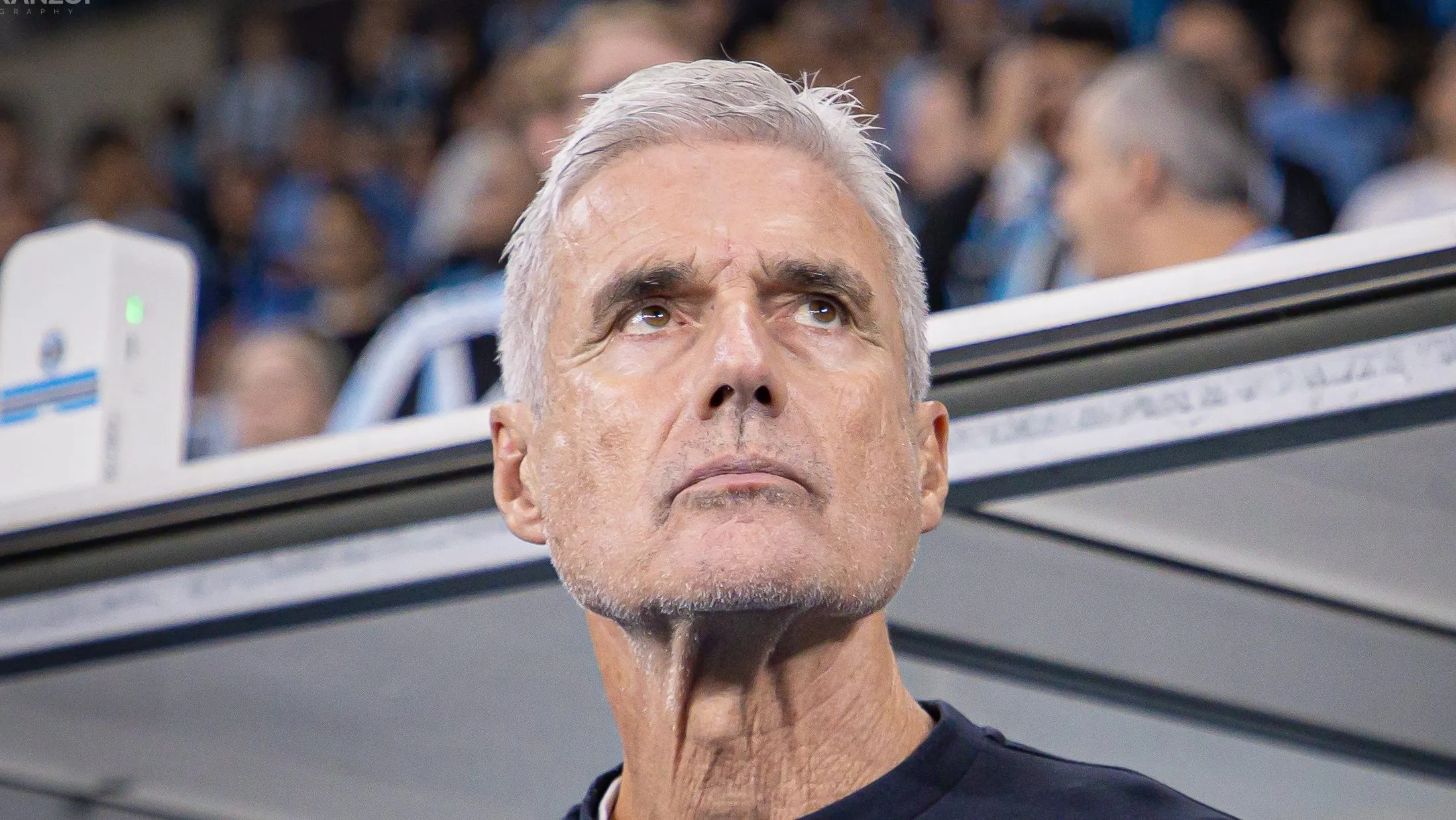 Luis Castro no Grêmio. Foto: Maxi Franzoi/AGIF