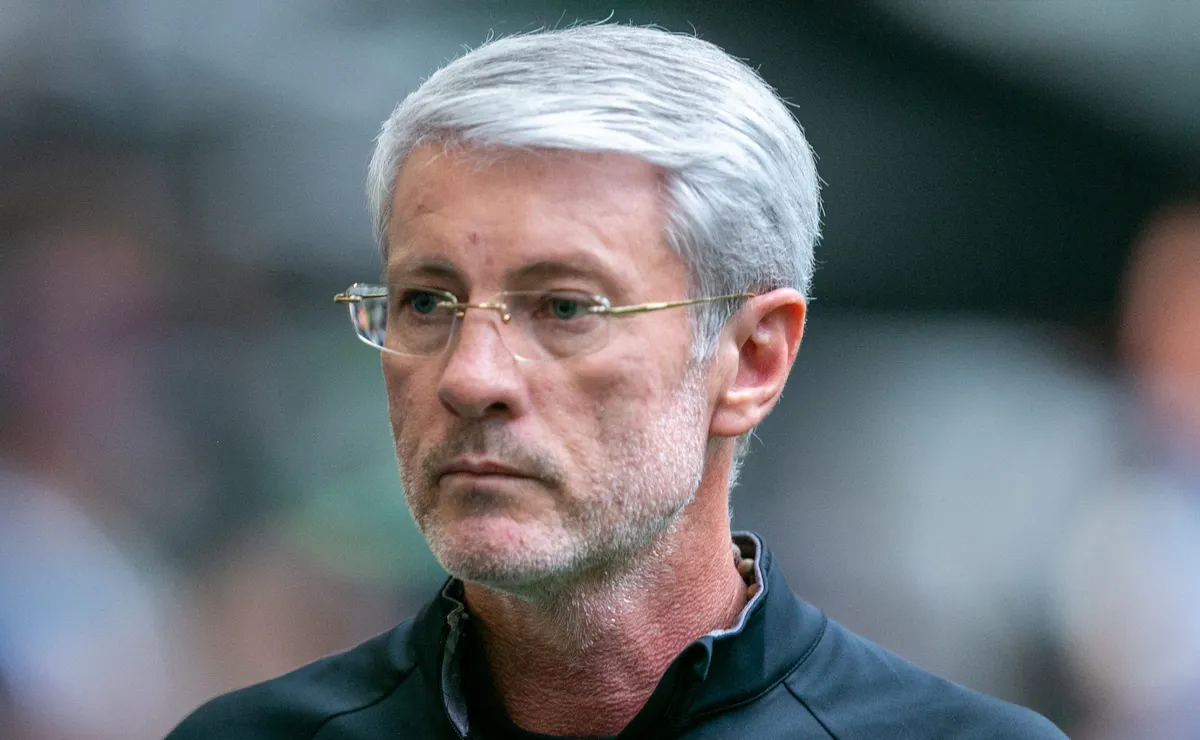 Odair Hellmann dispara contra Luís Castro após empate com Grêmio: “E o Papito que é retranqueiro”