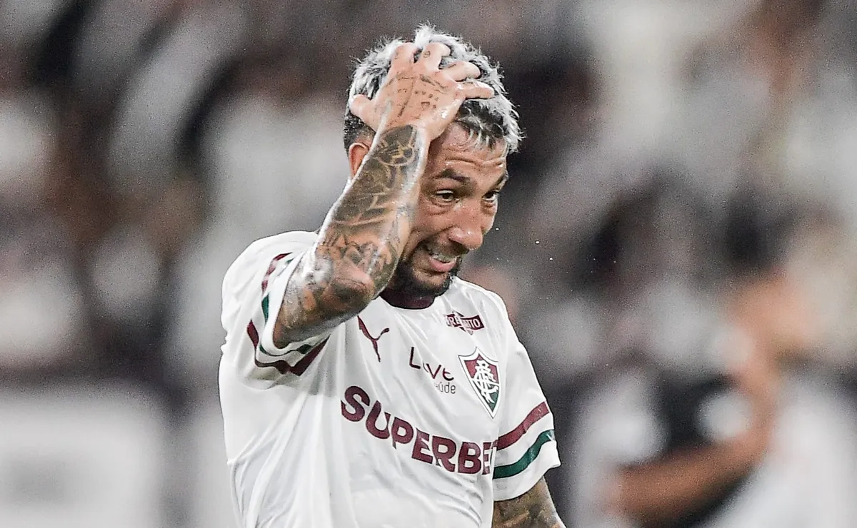 Lucho Acosta é cortado no Fluminense e Zubeldía detalha situação
