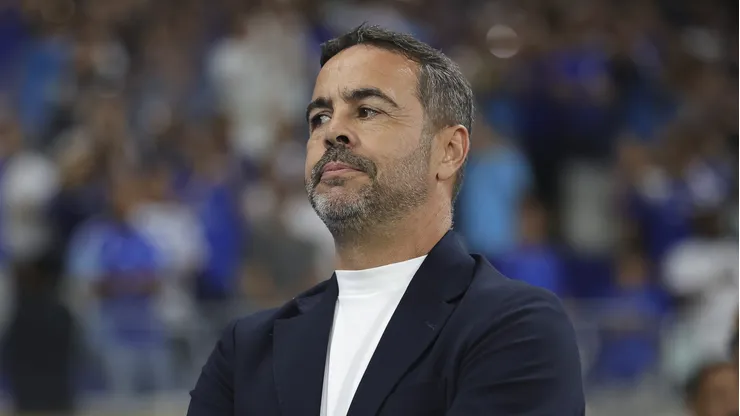 Artur Jorge no Cruzeiro. Foto: Gilson Lobo/AGIF