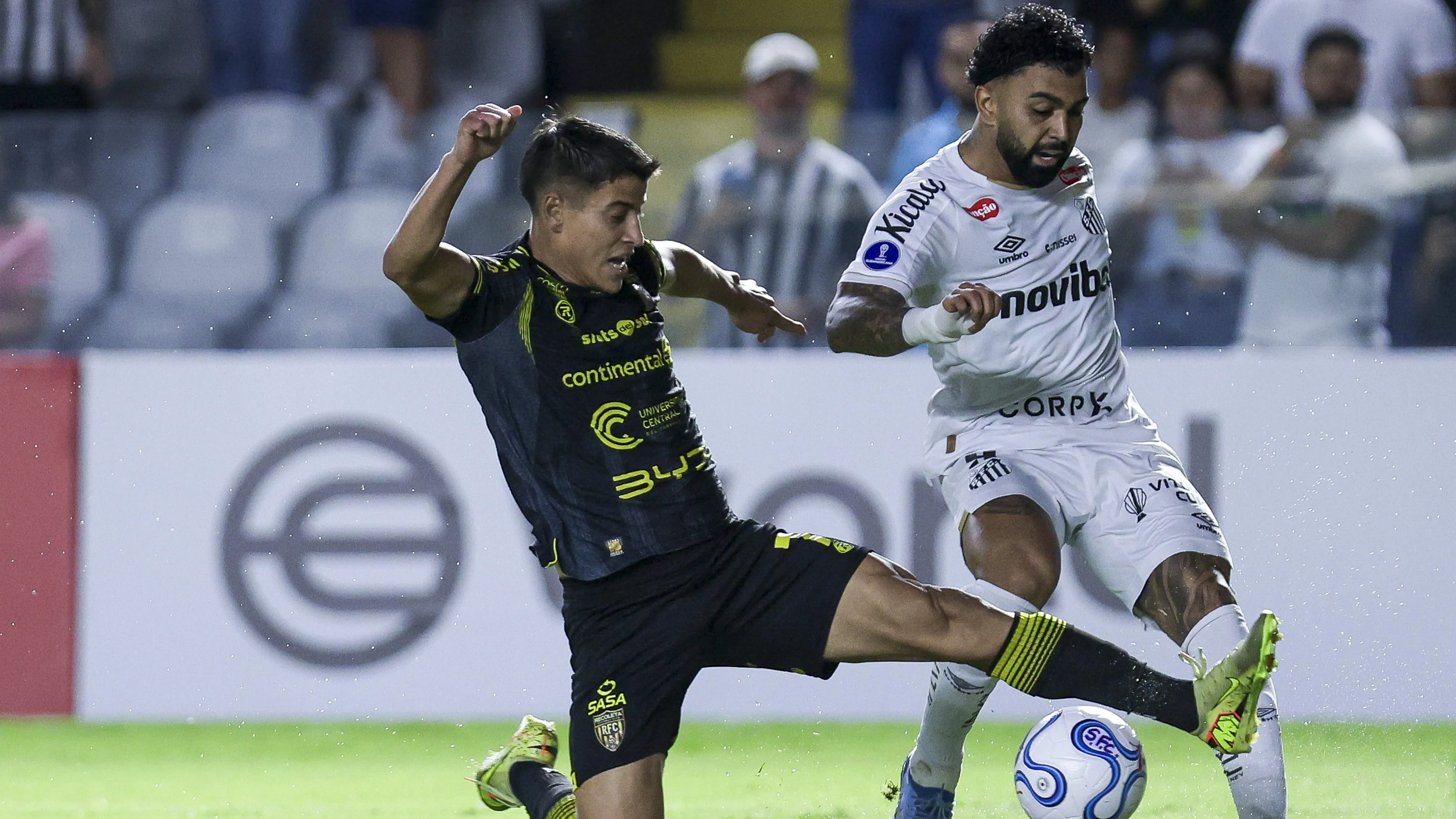 Recoleta x Santos. (Photo by Ricardo Moreira/Getty Images)