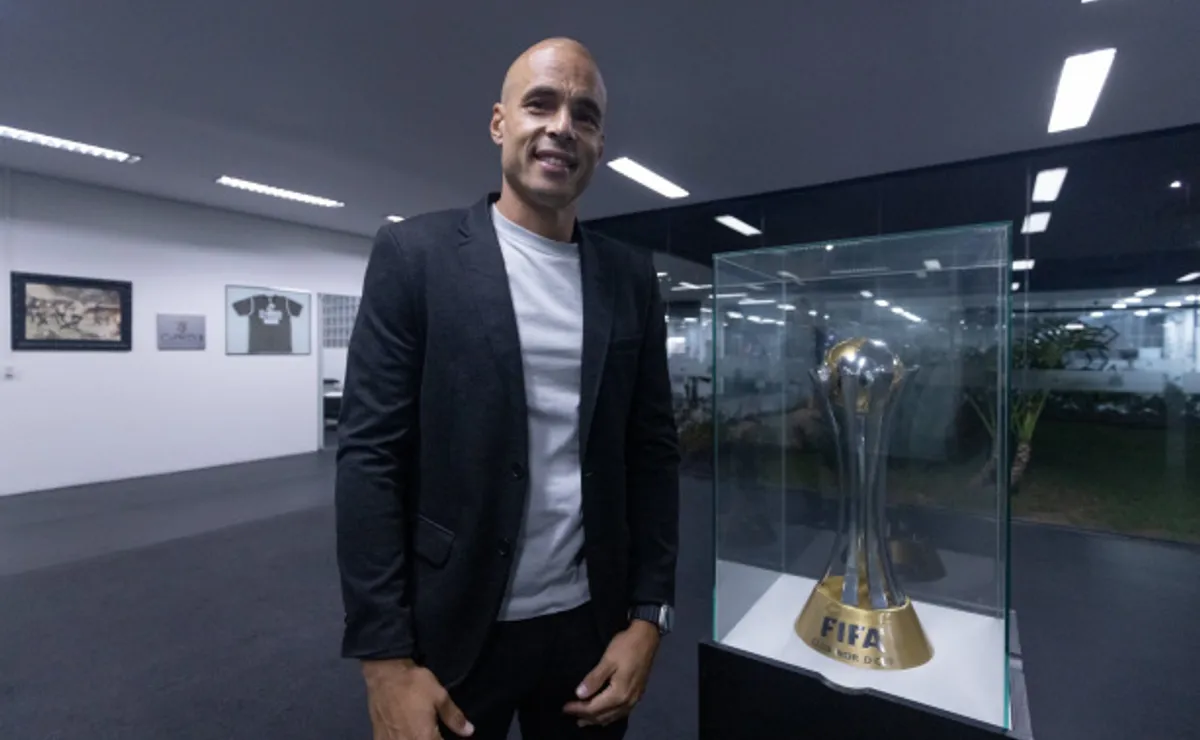 Corinthians fortalece bastidores com Júlio César e ganha novo elo